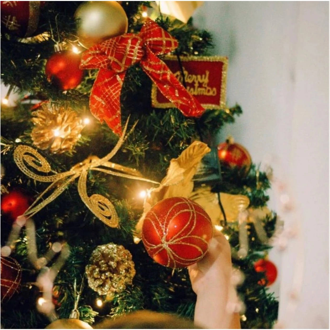 Christmas Decorating Kit - Red 4 Christmas Decorating Kit - Red - Image 4