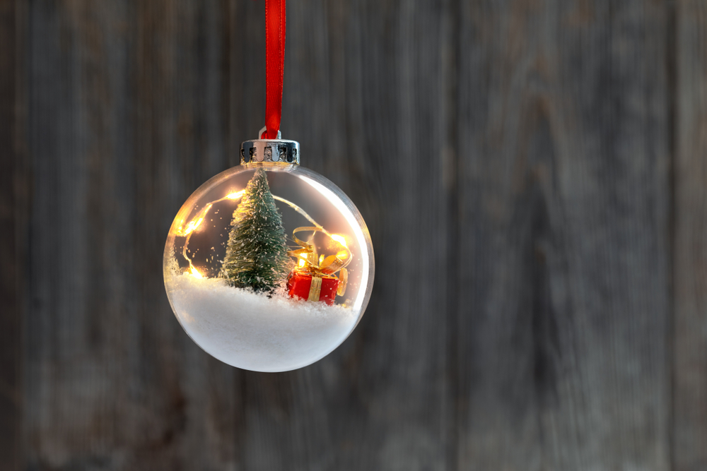Holiday Decor Shop -Holiday Decor Shop shutterstock 1239268792
